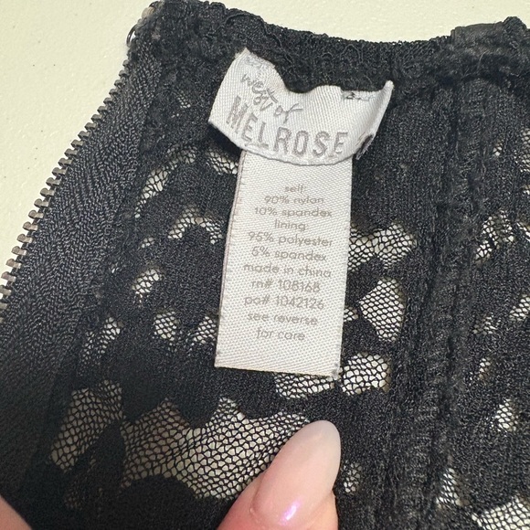 Elegant Black Lace Corset Crop Top - Picture 5 of 5